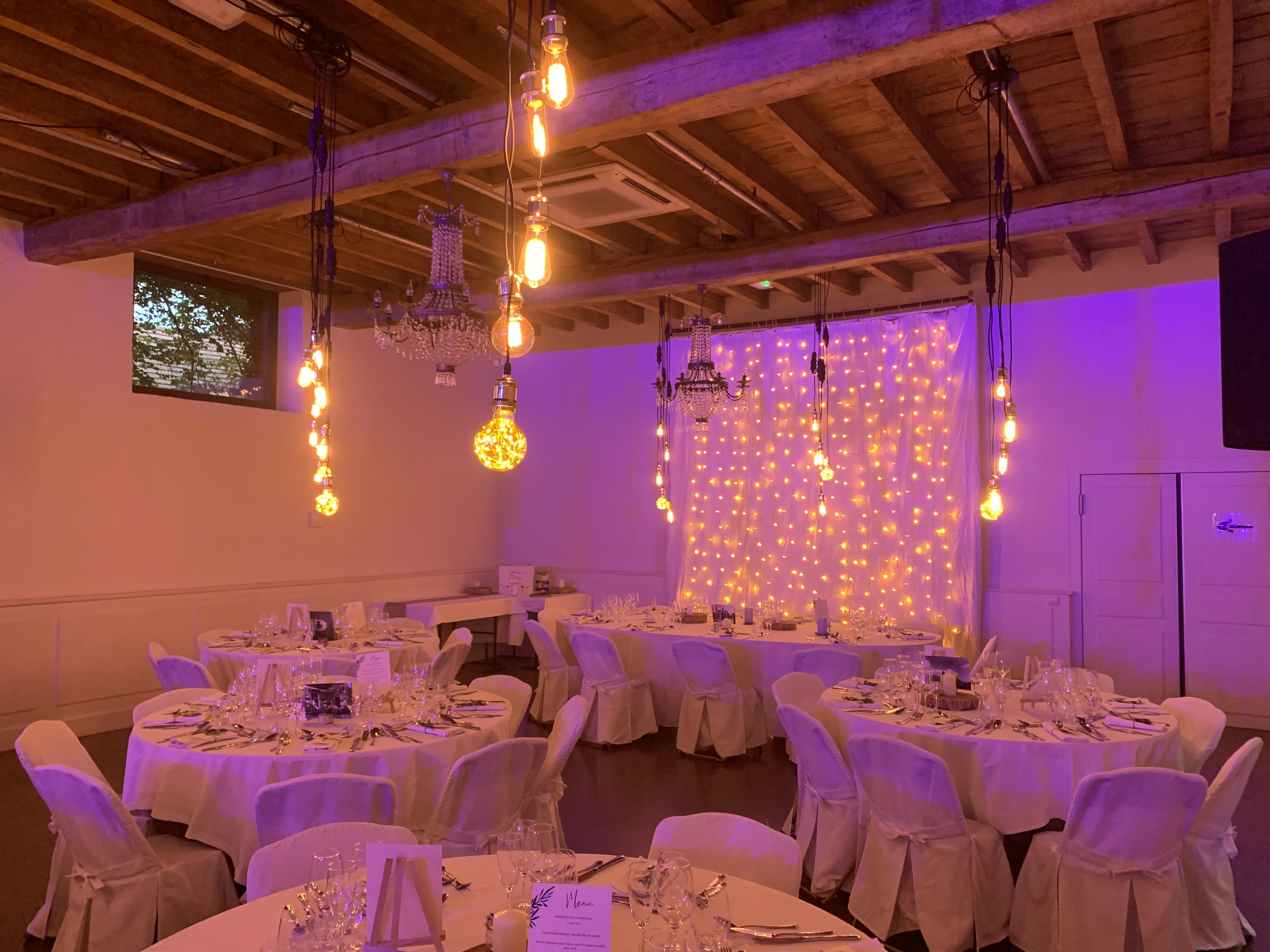 Photo d'une décoration lumineuse au château de guerinet