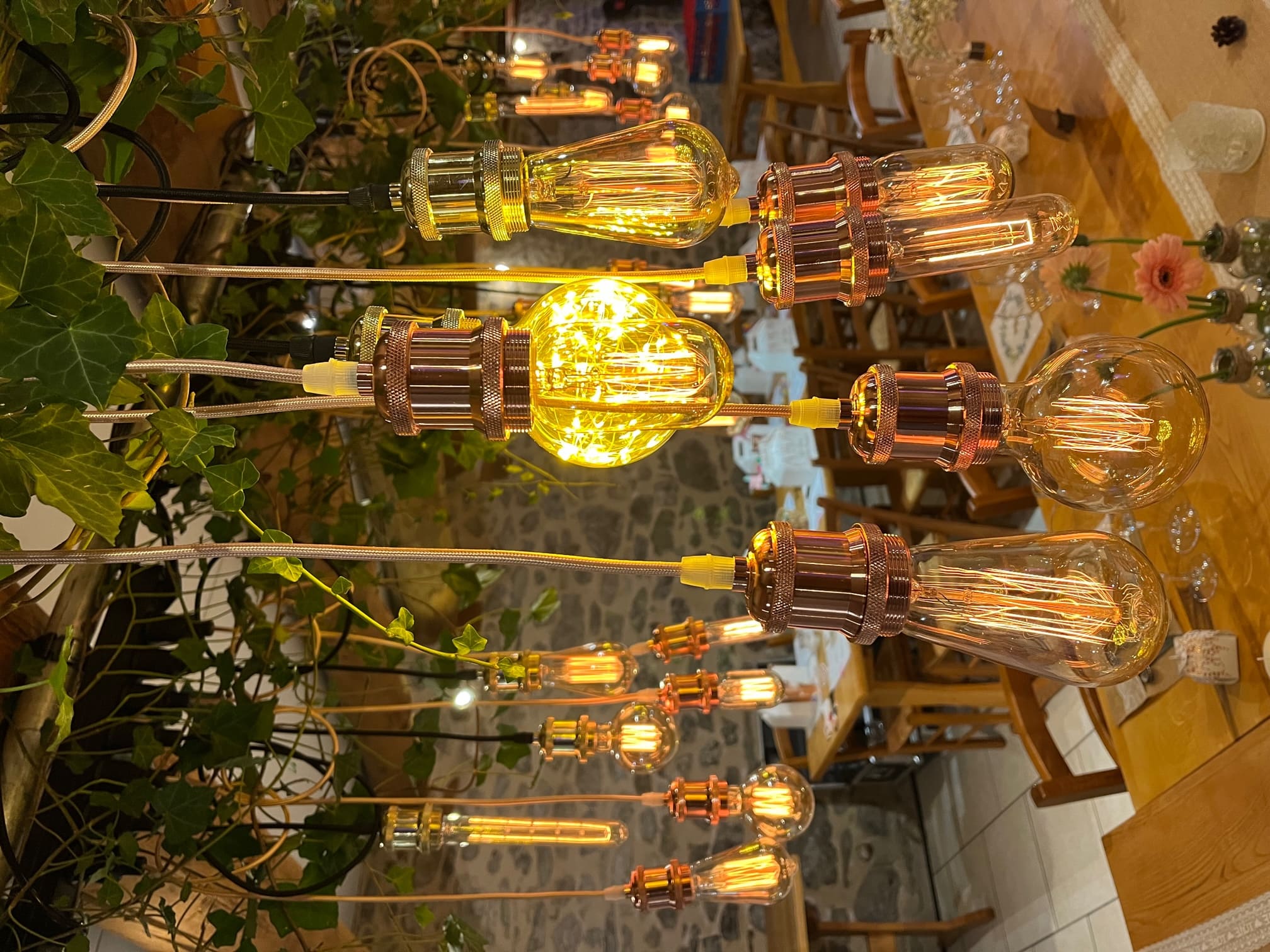 Photo de suspension lumineuse au Domaine du Lac des Estives