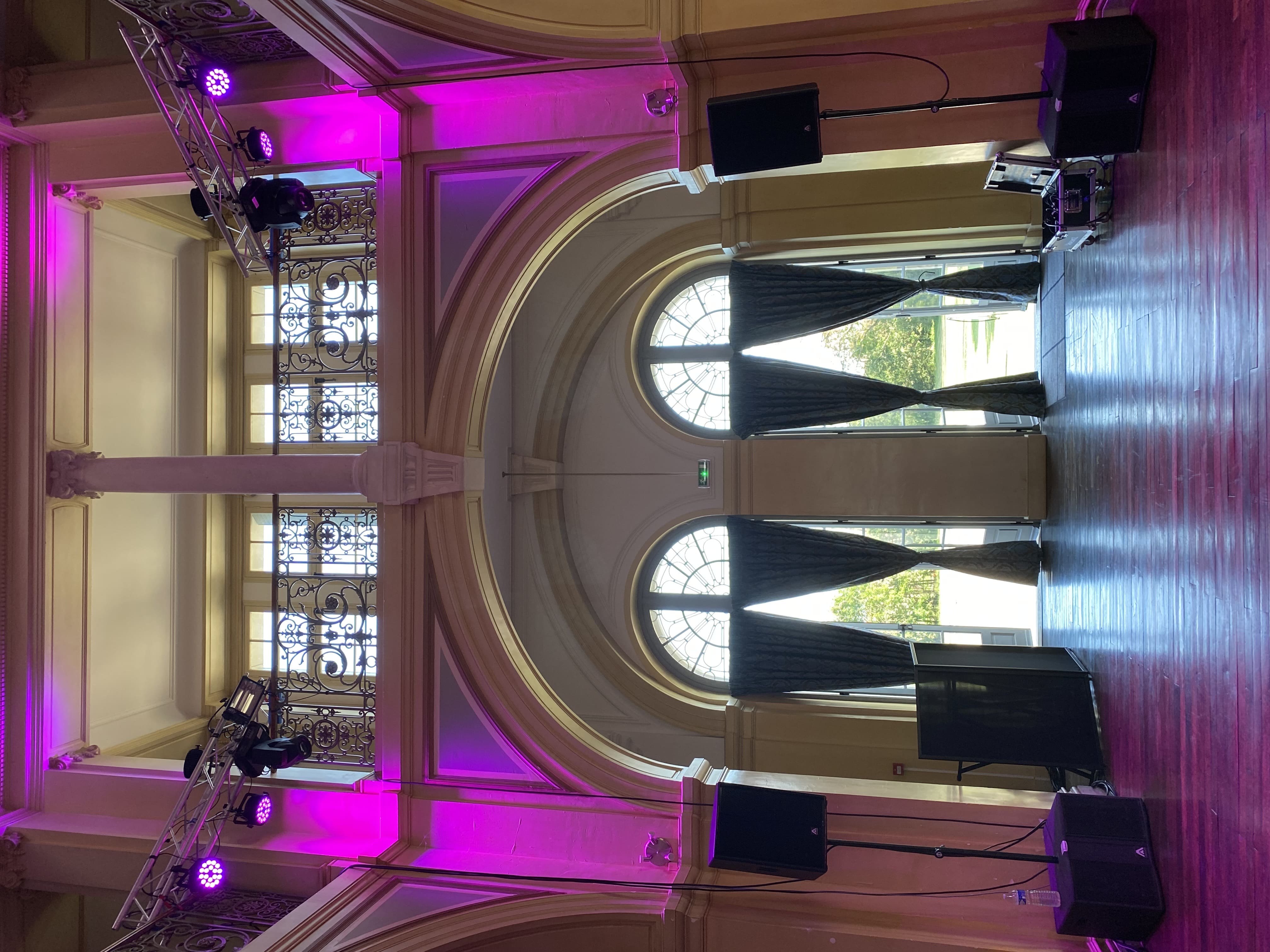 Photo d'une piste de dance au château de la canière